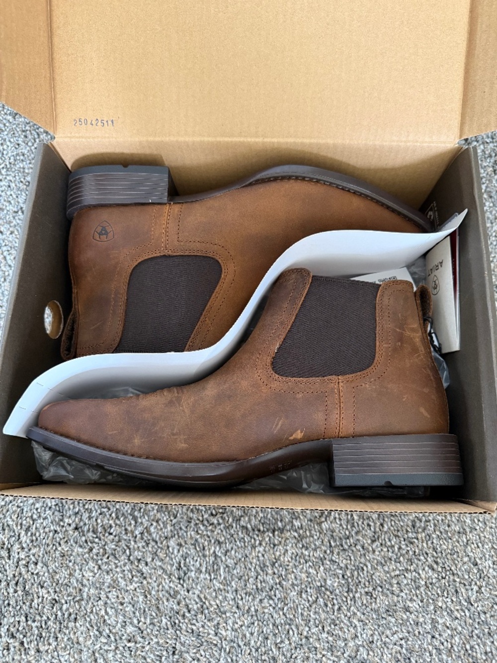Ariat Booker Ultra Square Toe Western Boot (Oily Distressed Tan), Men's 10.5